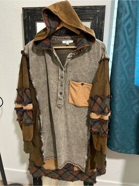 OLI & HALI Olive Washed Fabric Mixed Oversized Top W/Hoodie